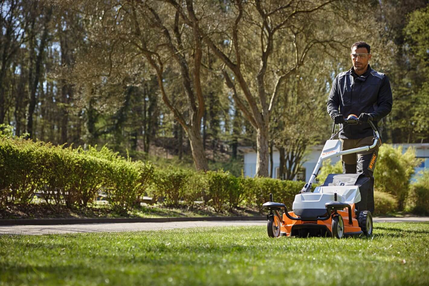 RMA 765 V Professional Cordless Lawnmower