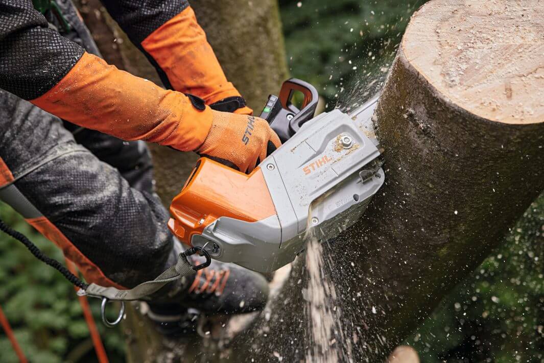 MSA 220 TC-O Cordless Top Handle Chainsaw